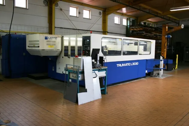 Laserový řezací stroj TRUMPF TruMatic L 3030