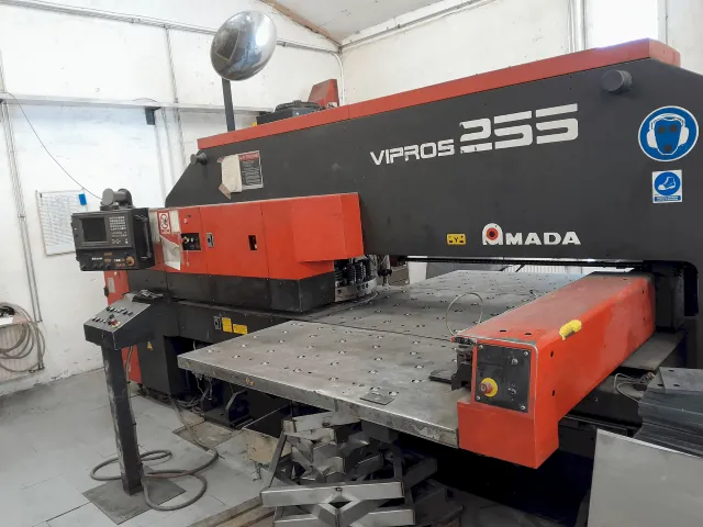 Vysekávací stroj AMADA Vipros 255