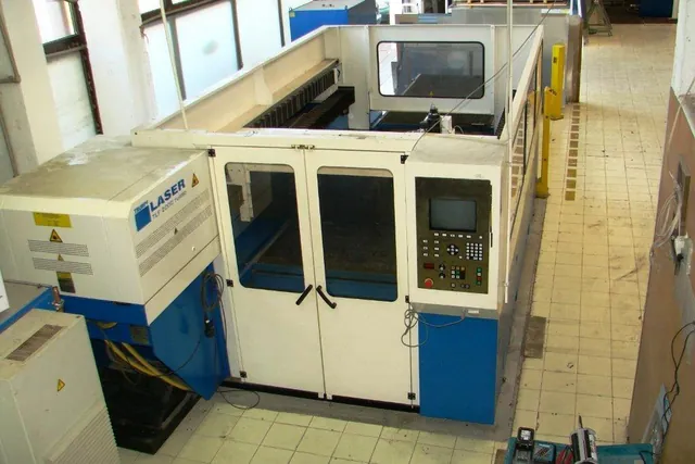 Laserové řezací centrum TRUMPF TruMatic L 2503E