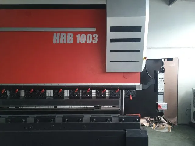 Ohraňovací lis AMADA HRB 1003